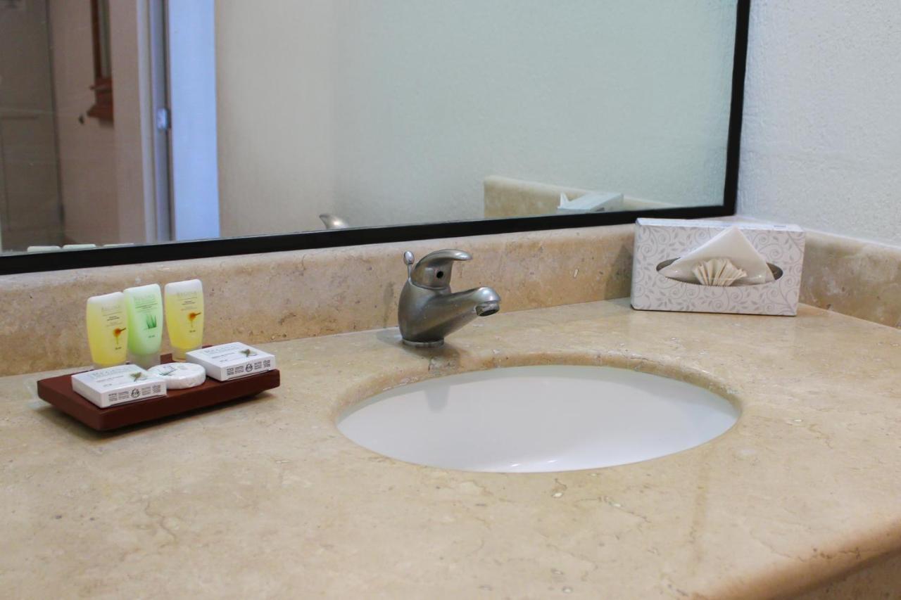 Hotel & Suites Real Del Lago Villahermosa Εξωτερικό φωτογραφία