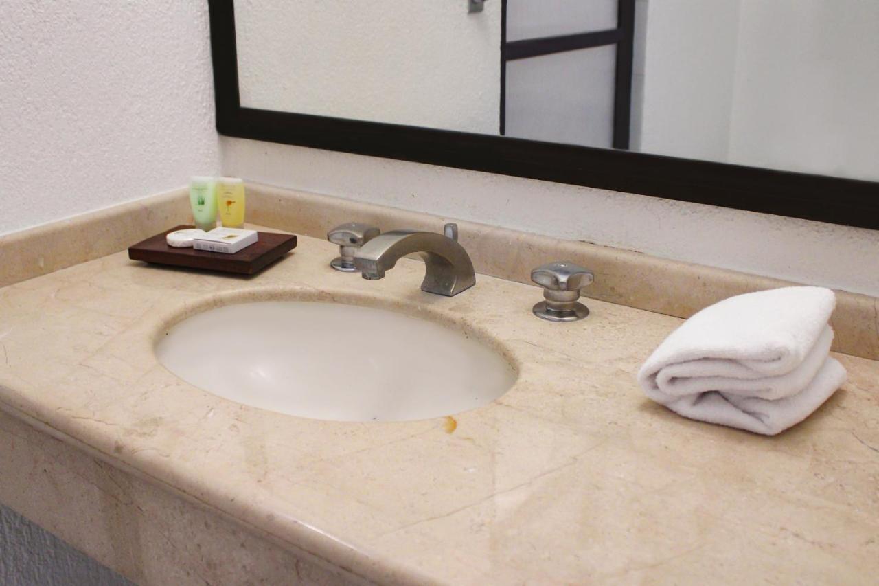 Hotel & Suites Real Del Lago Villahermosa Εξωτερικό φωτογραφία