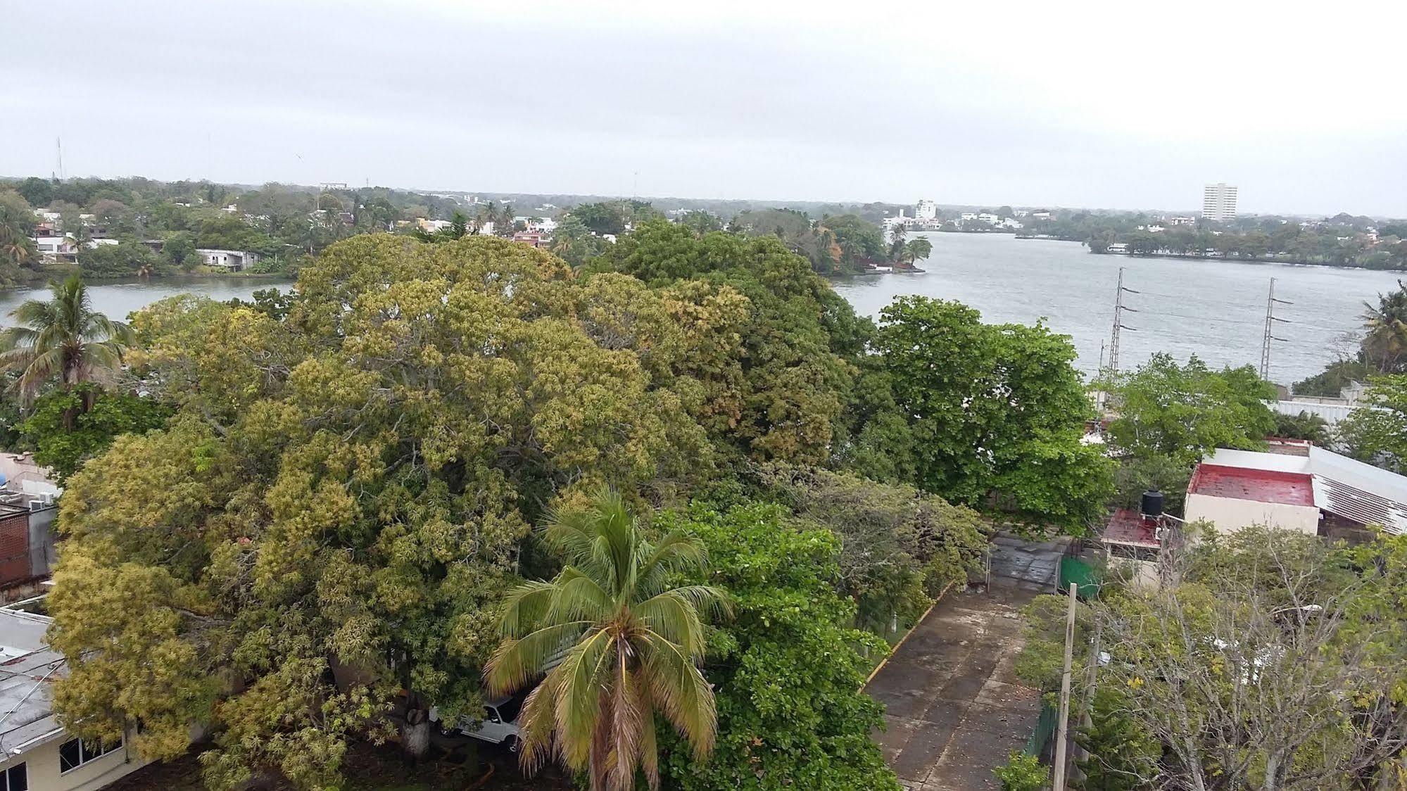 Hotel & Suites Real Del Lago Villahermosa Εξωτερικό φωτογραφία